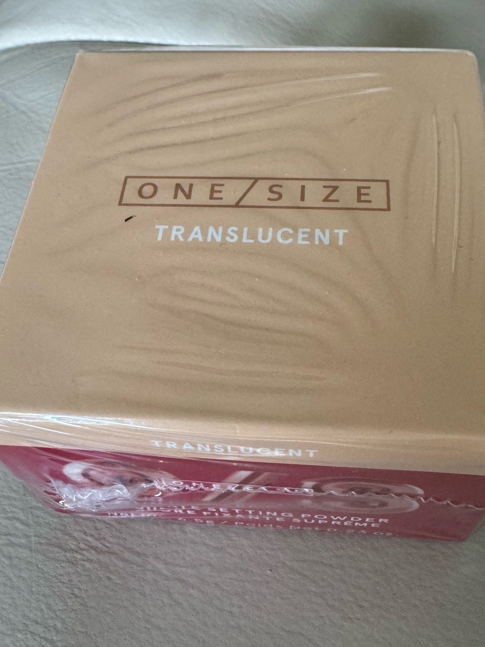ONE/SIZE Translucent Ultimate Setting Powder - Red & Cream Box - Picture 5 of 8